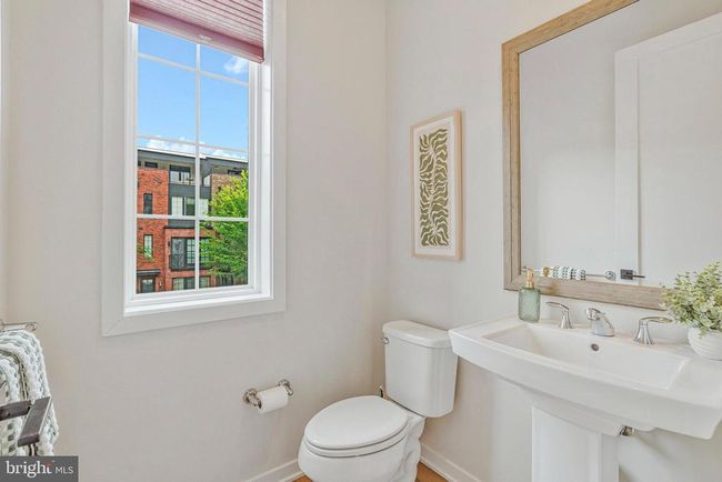 11724 Paysons Way, Townhouse with 4 bedrooms, 5 bathrooms and null parking in RESTON VA | Image 14
