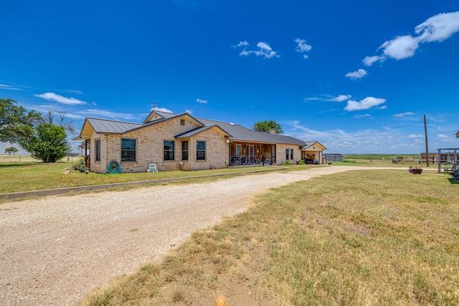 12326 E Veribest Rd, House other with 4 bedrooms, 4 bathrooms and 2 parking in Miles TX | Image 4