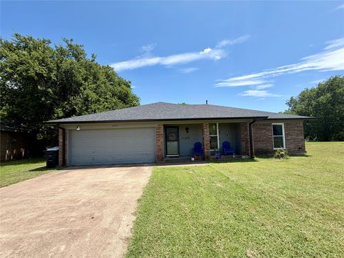 1225 Sandstone Dr, Cleburne, TX, 76033-6907 | Card Image