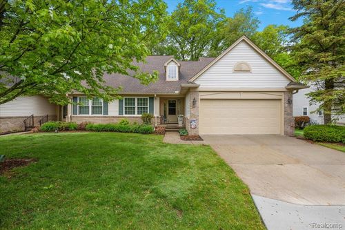 248 Four Seasons Dr, Lake Orion, MI, 48360-2647 | Card Image