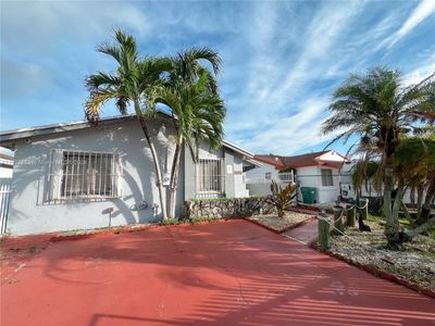 12323 Sw 198th St, House other with 3 bedrooms, 2 bathrooms and null parking in Miami FL | Image 1