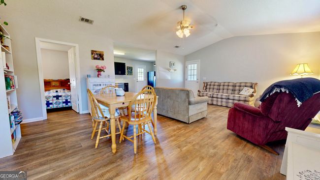 5612 Hickory Dr, House other with 3 bedrooms, 2 bathrooms and null parking in Patterson GA | Image 4