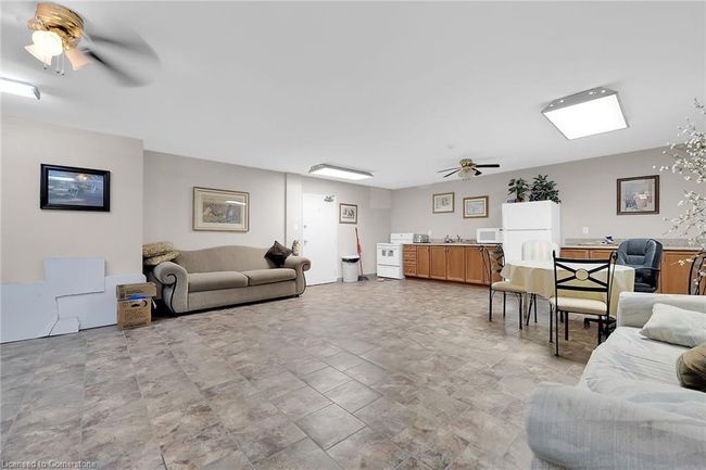 512 - 793 Colborne St, House attached with 3 bedrooms, 1 bathrooms and 2 parking in Brantford ON | Image 32