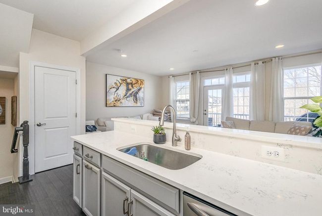 10537 Hinton Way, Townhouse with 4 bedrooms, 4 bathrooms and null parking in MANASSAS VA | Image 13