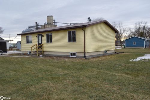 206 N Locust St, Kanawha, IA, 50447-5038 | Card Image