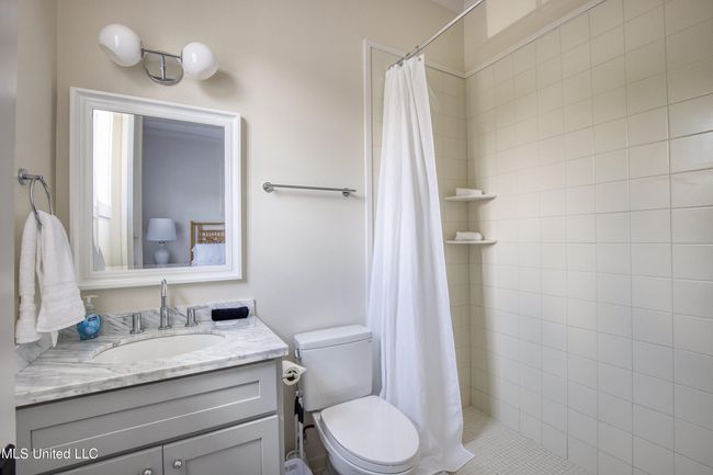 Primary bath | Image 11