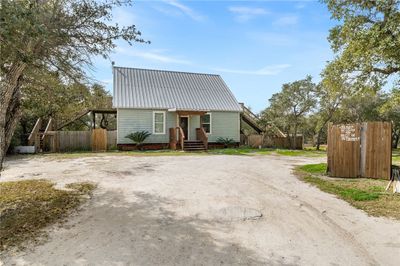 951 Mack Road, Home with 6 bedrooms, 6 bathrooms and null parking in Aransas Pass TX | Image 1