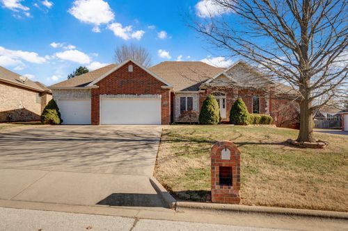 2738 S Pembrook Ave, Springfield, MO, 65807-0905 | Card Image