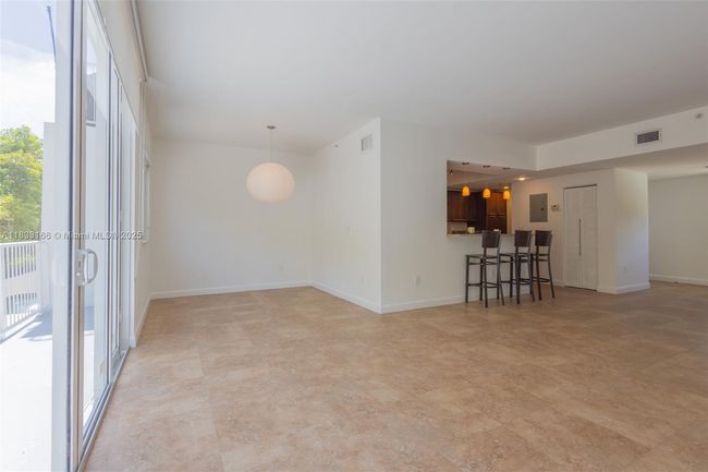 APT-101 - 50 Ocean Lane Dr, Condo with 3 bedrooms, 2 bathrooms and null parking in Key Biscayne FL | Image 19