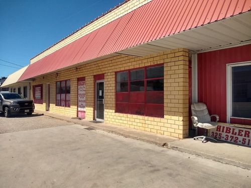 103 E Wallace St, San Saba, TX, 76877-3425 | Card Image