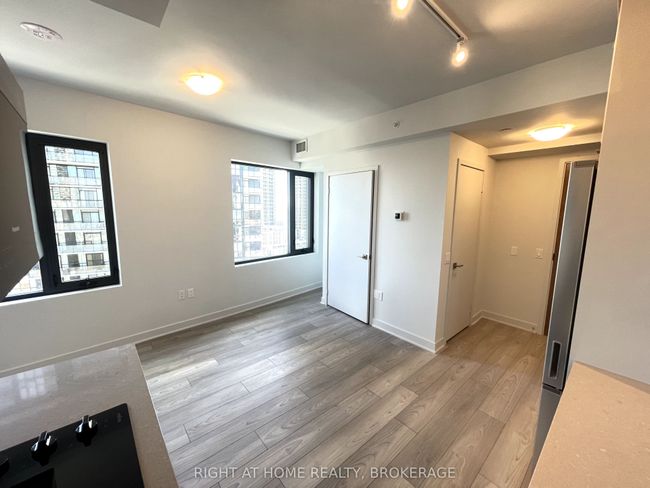 1306 - 2920 Highway 7, Condo with 1 bedrooms, 1 bathrooms and null parking in Vaughan ON | Image 24