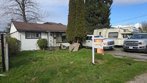12713 113b Ave, Surrey, BC, V3V3N2 | Card Image