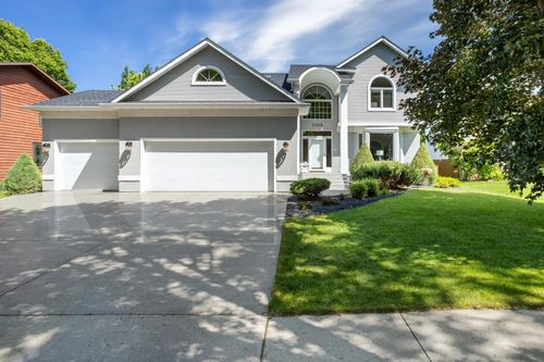 2938 Peterson Pkwy N, Fargo, ND, 58102-1751 | Card Image