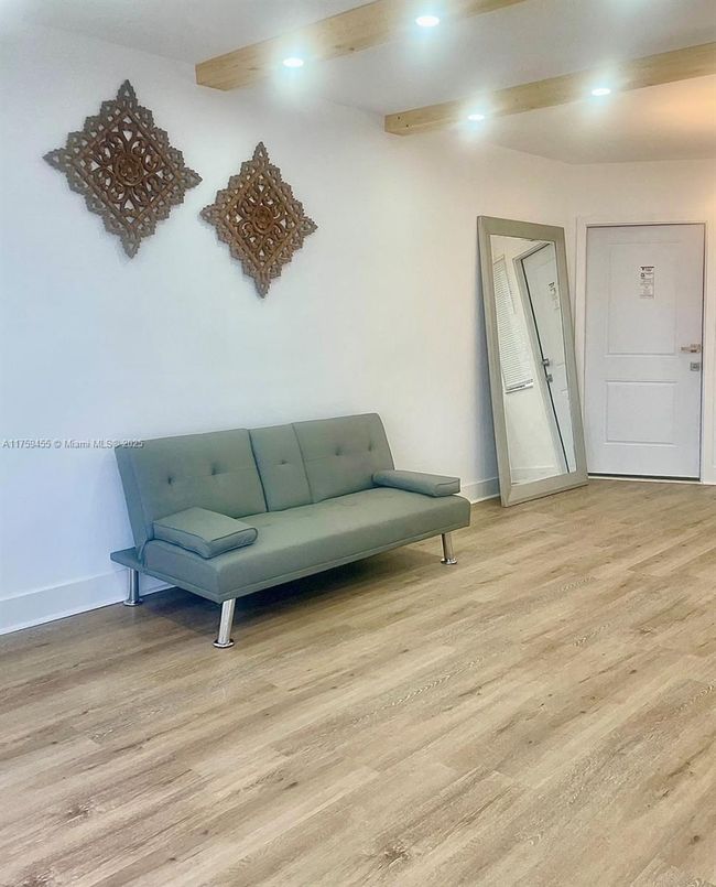 APT-142 - 18740 Ne 18 Th Ave, Condo with 1 bedrooms, 1 bathrooms and null parking in Miami FL | Image 8