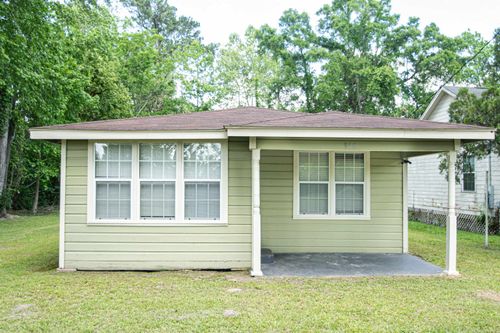 910 Bonner St, Silsbee, TX, 77656-3922 | Card Image