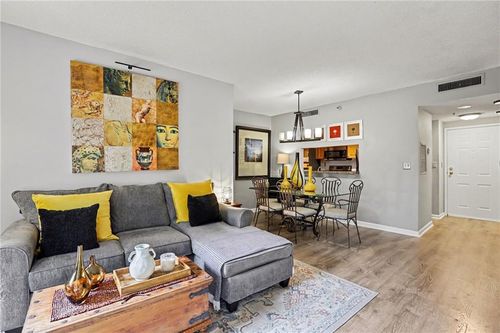 109-1 Biscayne Dr Nw, Atlanta, GA, 30309-1076 | Card Image
