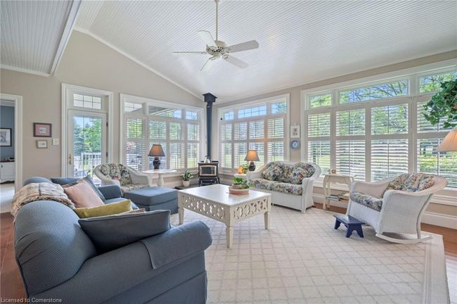 402 Progreston Rd, House other with 2 bedrooms, 4 bathrooms and 14 parking in Carlisle ON | Image 15