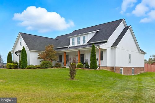 120 Springwood Ln, Stephens City, VA, 22655-5612 | Card Image