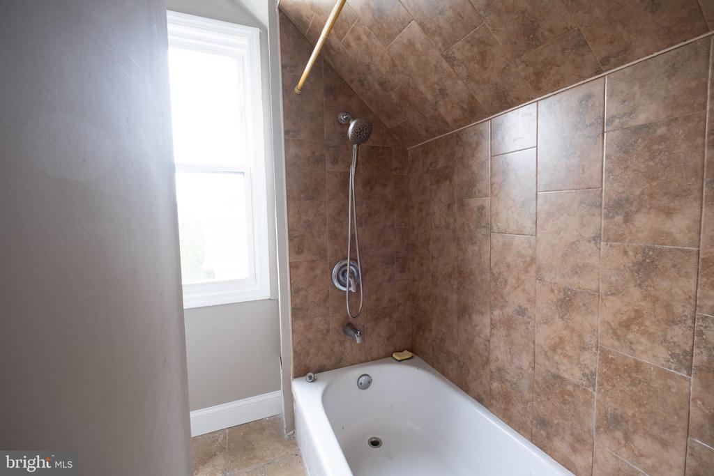 Residential Lease in EWING 3