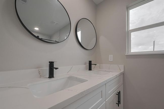 837 22 Nd St, House other with 2 bedrooms, 2 bathrooms and null parking in San Leon TX | Image 19