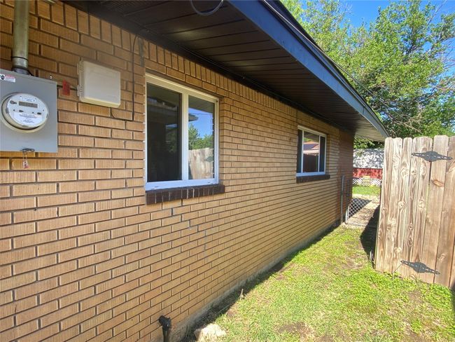 302 Meadow Dr, House other with 2 bedrooms, 1 bathrooms and null parking in Gainesville TX | Image 17