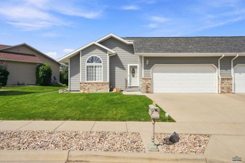 838 Sagewood St, Rapid City, SD, 57701-7057 | Card Image
