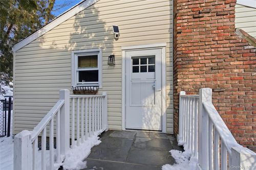 58 Oakdale Rd, Centerport, NY, 11721-1531 | Card Image