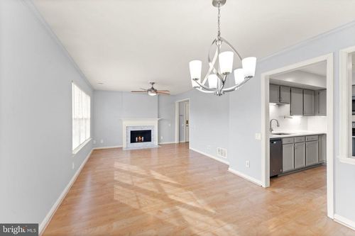 apt-204-8068 Stonewall Brigade Ct, MANASSAS, VA, 20109-2758 | Card Image