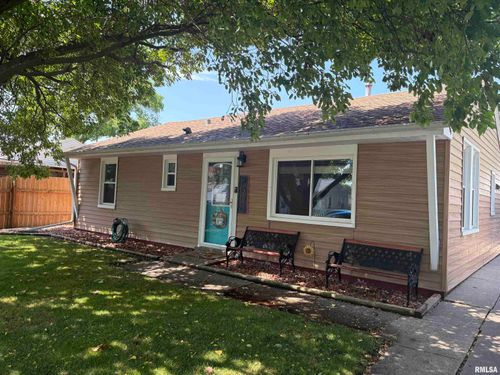2008 W 70th St, Davenport, IA, 52806-1223 | Card Image