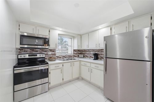d-2894 Crosley Drive W, West Palm Beach, FL, 33415 | Card Image