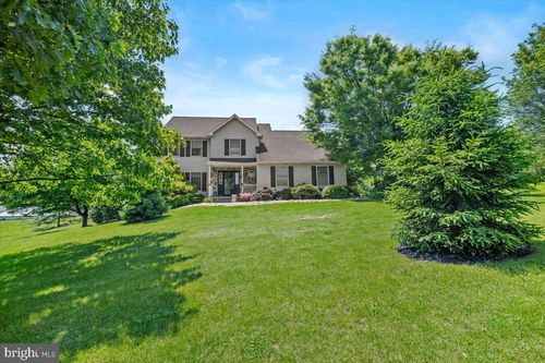 4127 Ford Dr, EMMAUS, PA, 18049-5365 | Card Image