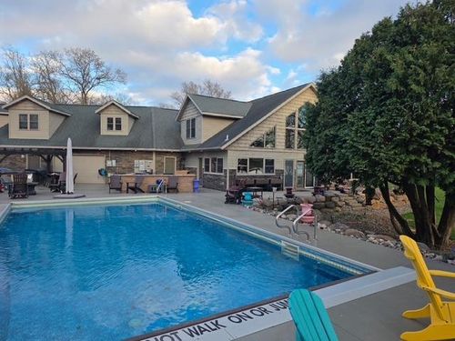 9805 Sharon Pl Nw, Rice, MN, 56367-8635 | Card Image