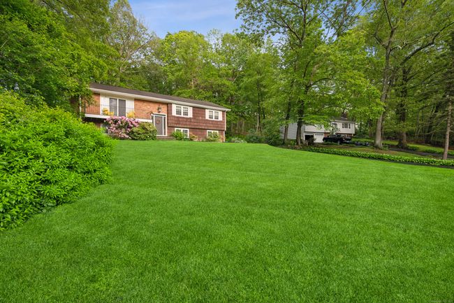 14 Button Rd, House other with 3 bedrooms, 3 bathrooms and null parking in Shelton CT | Image 23