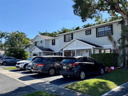 10554 Nw 3rd St, Pembroke Pines, FL, 33026-5957 | Card Image