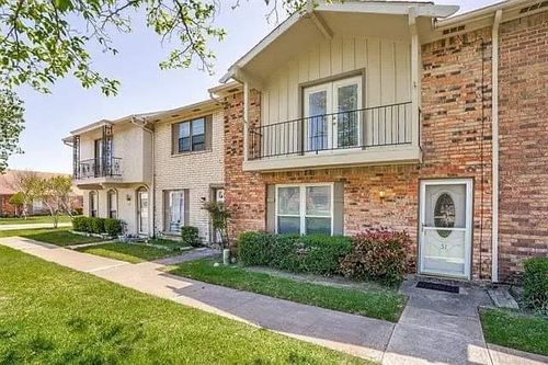 18-51 W Townhouse Lane, Grand Prairie, TX, 75052 | Card Image