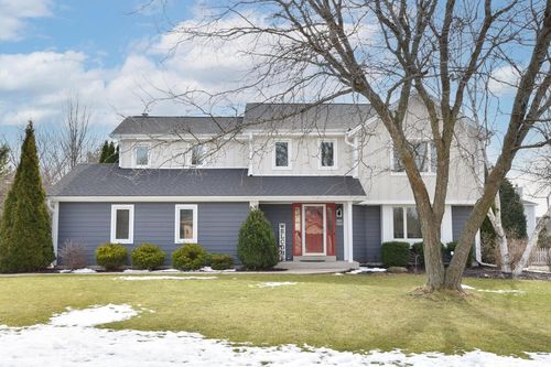 W173N5132 Mulberry Lane, Menomonee Falls, WI, 53051 | Card Image