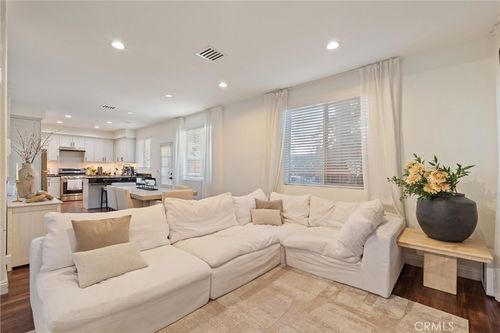 6-5616 Etiwanda Ave, Tarzana, CA, 91356 | Card Image