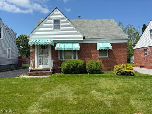 4076 E 187th St, Cleveland, OH, 44122-6902 | Card Image