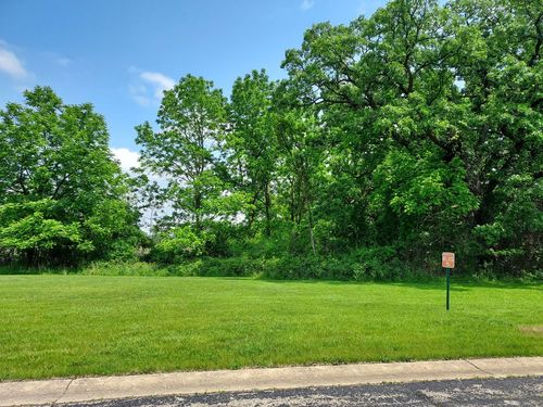 5 Jacqueline Ln, Fox River Grove, IL, 60021-1917 | Card Image