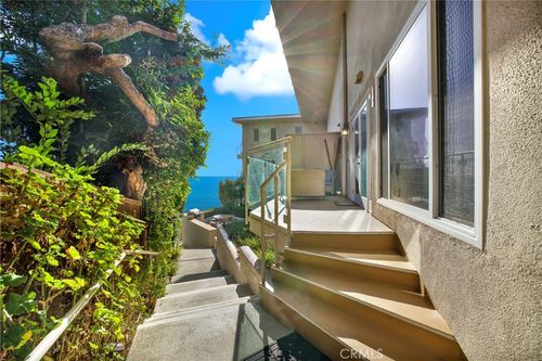 213-31561 Table Rock Dr, Laguna Beach, CA, 92651-8330 | Card Image