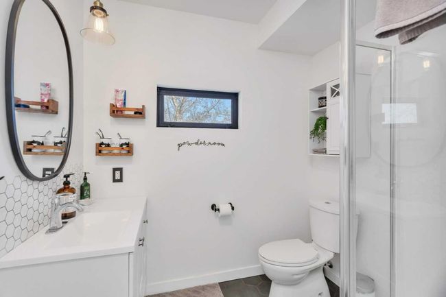 62 Sands St, House other with 3 bedrooms, 2 bathrooms and null parking in Rochon Sands AB | Image 17