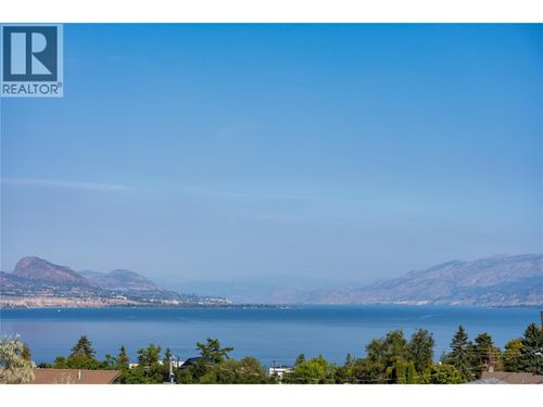 745 Westminster Ave E, Penticton, BC, V2A | Card Image