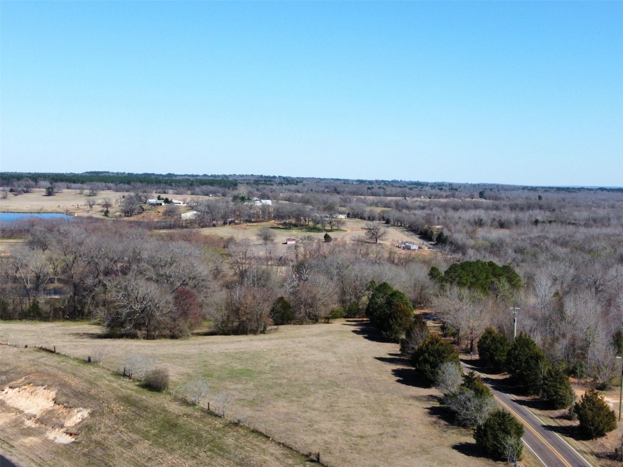 Land in Mineola