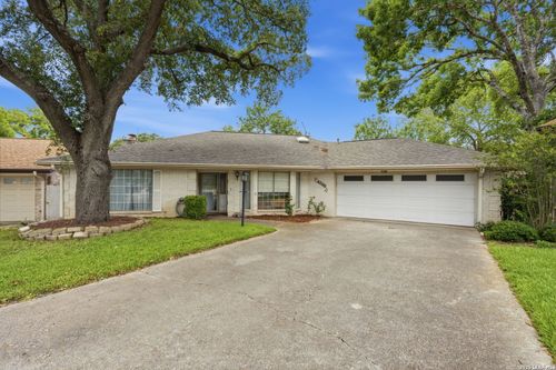 6200 Shady Brk, Windcrest, TX, 78239-2705 | Card Image