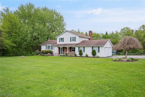 10471 Meadowhurst Ln, Chardon, OH, 44024-9712 | Card Image