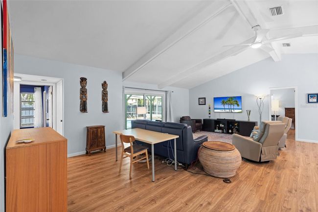 11368 93 Rd St, House other with 3 bedrooms, 2 bathrooms and null parking in LARGO FL | Image 9