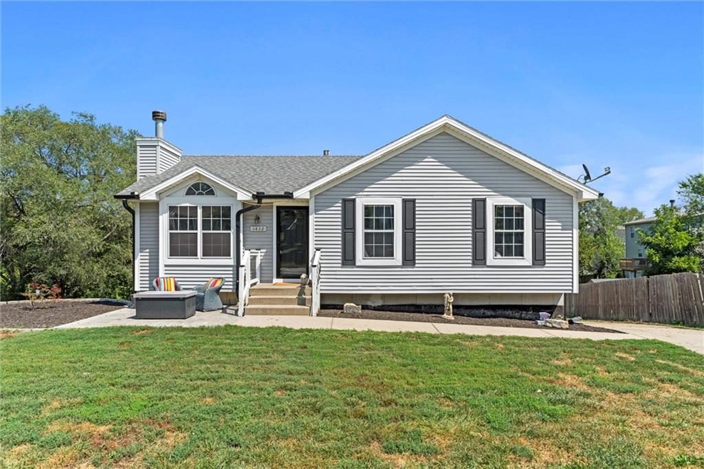 Foxboro Rd, Blue Springs, MO 64015