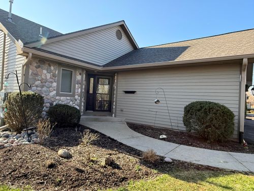 426 Oak Tree Ct, Hartland, WI, 53029-2442 | Card Image