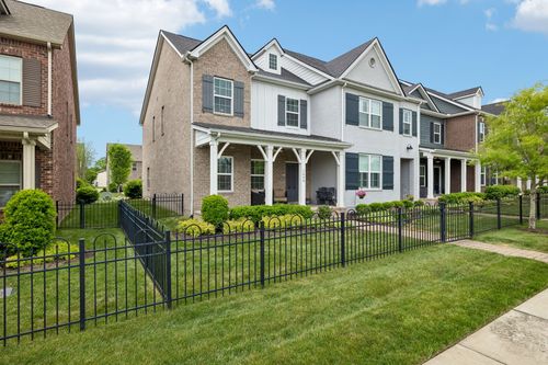 1629 Drakes Creek Rd, Hendersonville, TN, 37075-8640 | Card Image