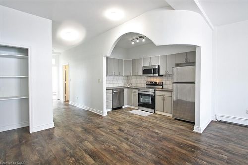 4-590 Main St E, Hamilton, ON, L8M1J6 | Card Image